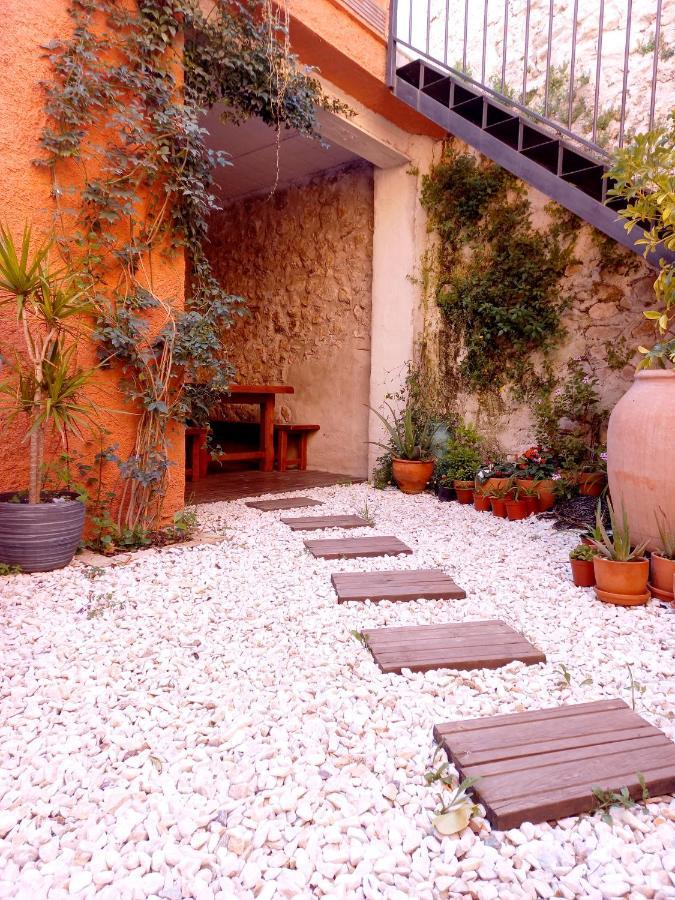 Llar De Homestay *